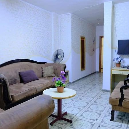 Al Seoudi Furnished Units Apartment Az Zarqa Ngoại thất bức ảnh